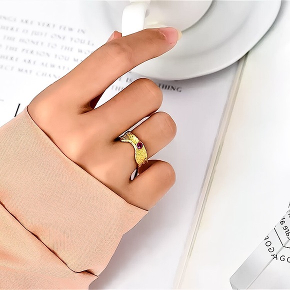 ⚜️[𝟯/$𝟭𝟴]⚜️Gold Pink Textured Resizable Ring NEW - Picture 3 of 8